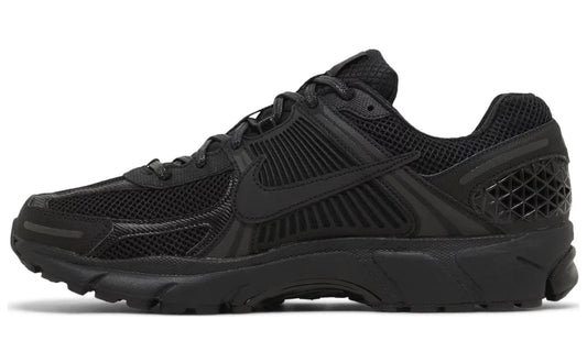 NIKE AIR ZOOM VOMERO 5 "BLACK"