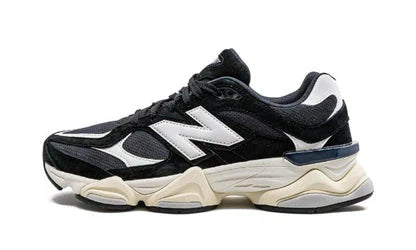 NEW BALANCE 9070 “BLACK / WHITE”